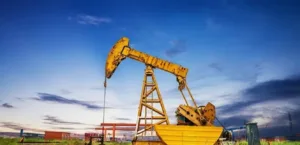 Oil prices fell for the second week in a row amid fears of abundant supply