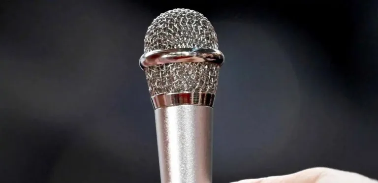 Developing an ultra-thin microphone the size of a hairline