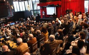 مشهد غير مألوف: لقاء شيعي واسع خارج الاصطفاف