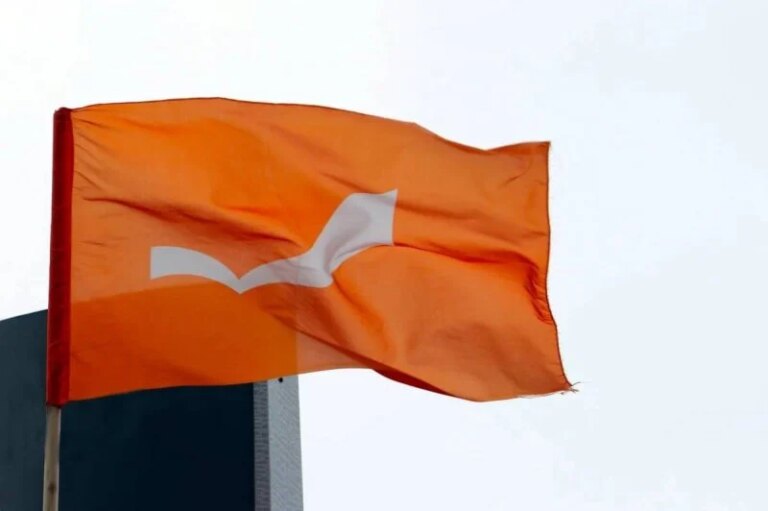 The Movement supports Aoun and the army and emphasizes coordination with Berri to calm the situation