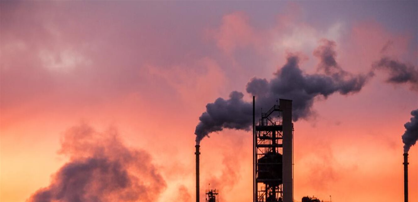 تعطّل حركة الملاحة في مضيق هرمز يفاقم أسعار النفط ويزيد المخاوف عالمياً