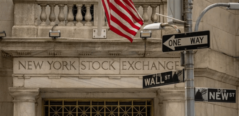 US Stocks Hit Record Highs, Fueled by Big Tech Companies