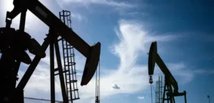 Warning of an expected record rise in oil prices