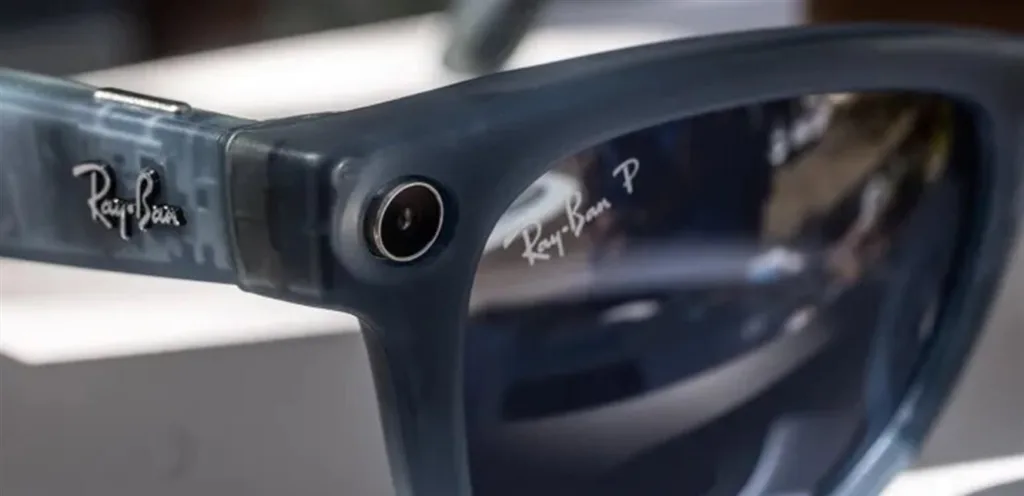 A class-action lawsuit against Meta on charges of violating the privacy of its smart glasses