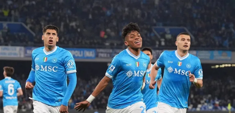 Napoli strengthens its position and makes the task difficult for Milan by beating Torino 2-1 in the Italian League