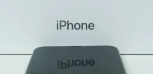 New details reveal Apple’s foldable phone: “titanium” and smart screens