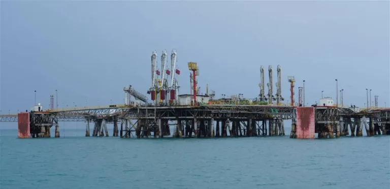 The United States gives countries until April 11 to buy Russian oil held at sea