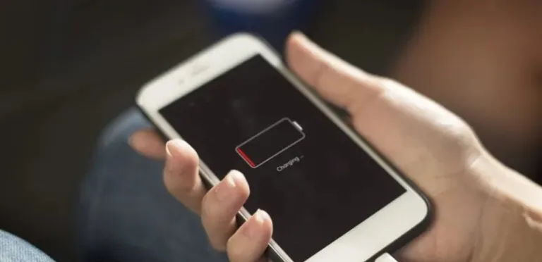 Does charging a mobile phone overnight damage the battery?