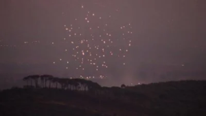 بالفيديو: سلاح اسرائيلي خطير يدخل الحرب في لبنان- معركة الصواريخ الحارقة بدأت..نداء عاجل: اتبعوا هذه التعليمات