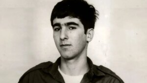 Who is Ron Arad, whose name is on the scene again?