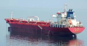 A Chinese oil tanker returns to the Gulf amid increasing American pressure