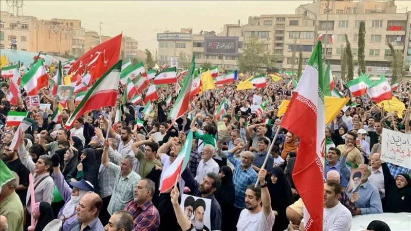 Hormuz mines and negotiation messages: a truce in the wind