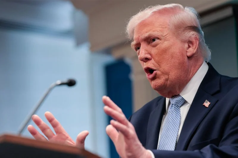 Trump announces the imposition of tough sanctions on Iran amid expectations of a deal soon