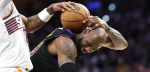 LeBron James inscribes his name in golden letters in the history of the NBA