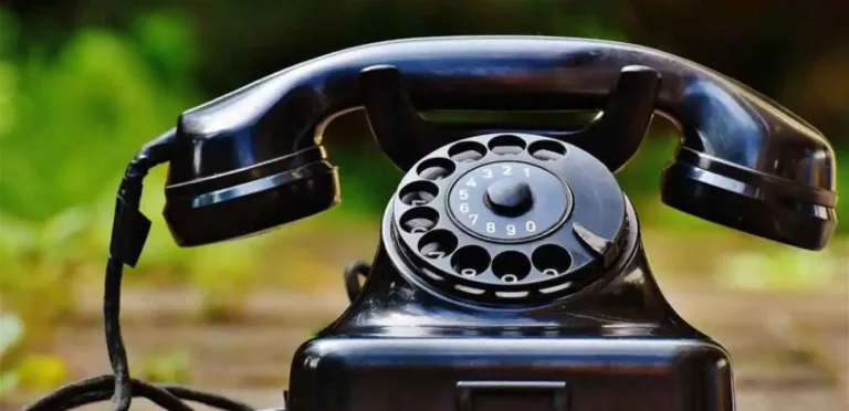 The importance of landline phones continues: What is the secret in the era of smart phones?