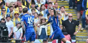 A header from Fernandes leads Chelsea to the FA Cup final to meet City