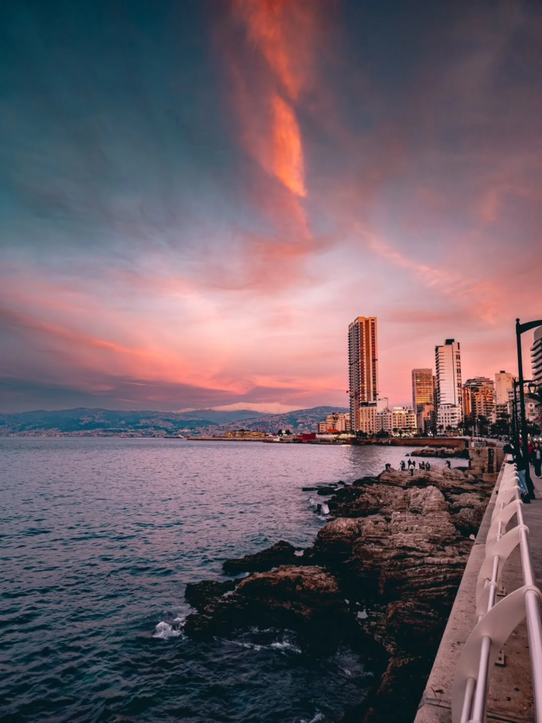 لبنان على موعد مع تحوّل جوي سريع… حرارة مرتفعة وغبار يقتحمان الأجواء