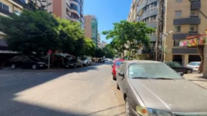 بالفيديو: بين رواية “البطل” ورواية “المطلوب” – مداهمة أمنية تُشعل شوراع بيروت: إليكم تفاصيل ما حصل مع “أبو علي عيتاني”!