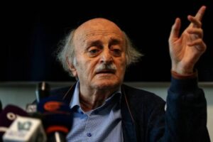 “He wanted to destroy Beirut at the head of Arafat.” Jumblatt reveals the secrets of the invasion phase