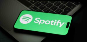 With the rise of artificial intelligence music, Spotify is preparing to launch a “verified” badge