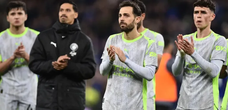 He reached the 300th match in the Premier League…a new achievement for Silva
