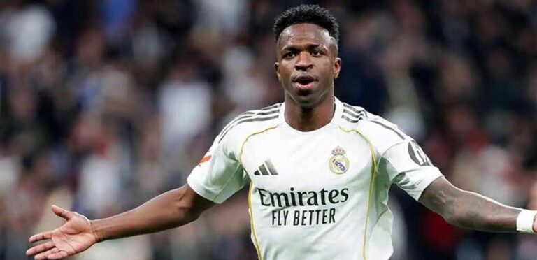 With an exciting gesture… Vinicius responds to the provocations of Barcelona fans
