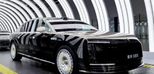 A Chinese car competes with the most luxurious cars in the world