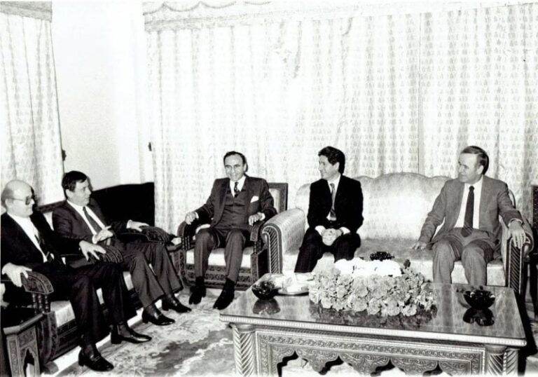 Secrets from the heart of the detention centers… A Syrian officer tells the details of the coup against Hafez al-Assad
