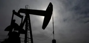For fear of a jump in prices.. How do oil markets face scenarios of closing the Strait of Hormuz?