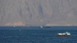 Between the strikes and the messages… Hormuz returns to the heart of the deal
