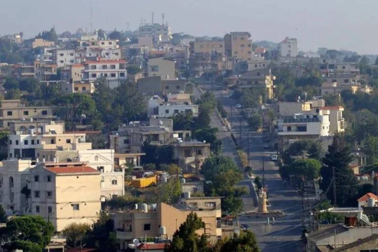 “Open the road”… a sit-in in Qalaia to break the isolation