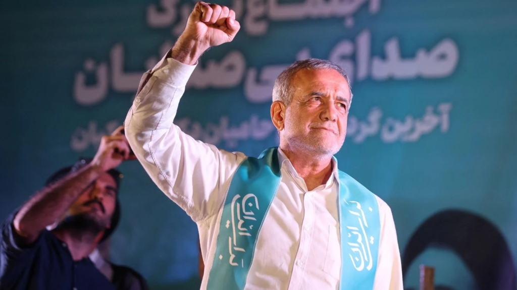 اعتراف هزّ طهران... بزشكيان يكشف "السر" الذي أخفاه خامنئي والتلفزيون الرسمي يحذفه