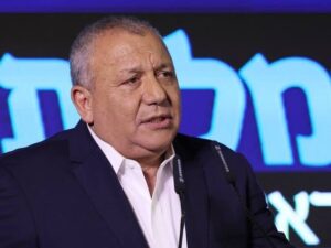 Eisenkot attacks Netanyahu: The government is lying and evading investigation