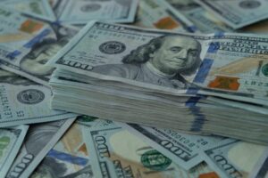 After months of suspension… the US dollar returns by air to Iraq