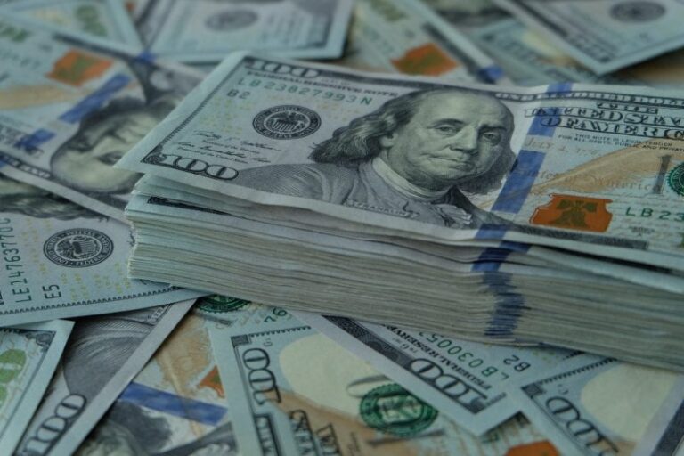 After months of suspension… the US dollar returns by air to Iraq