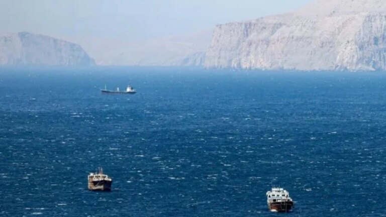 Iran threatens: The bombing will not stop until Hormuz calms down