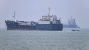 Only one ship… Hormuz records the lowest shipping traffic in months