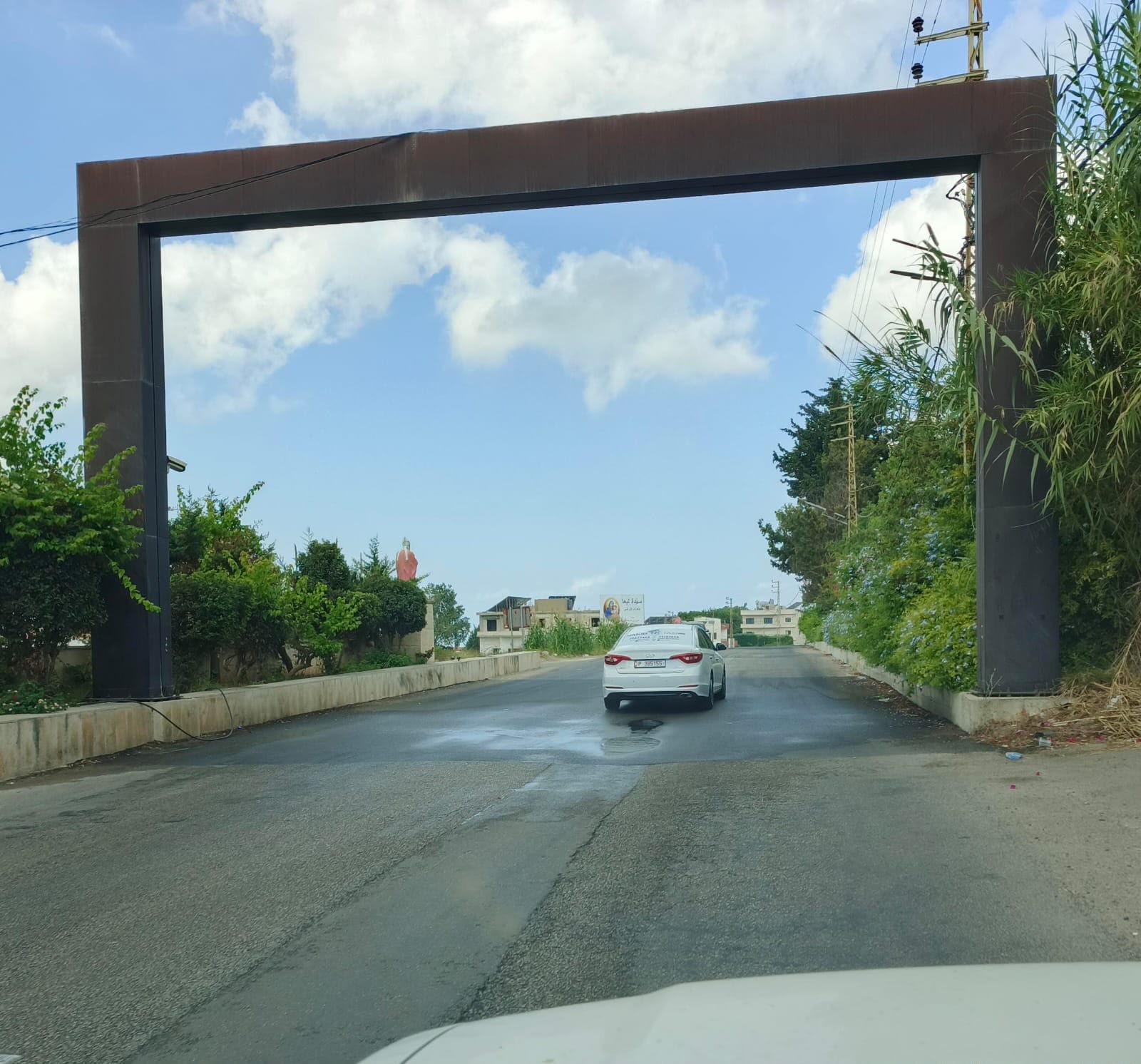 A hole in the road and thirst in the fields... a fault that stops irrigation water