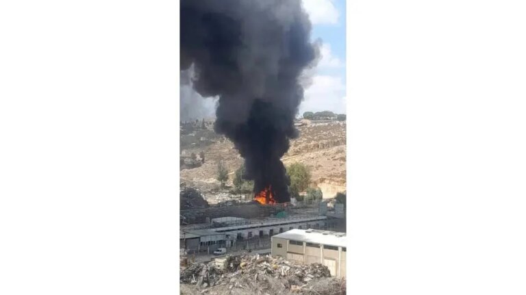 Smoke suffocates Nabatieh… Garbage fires besiege residents