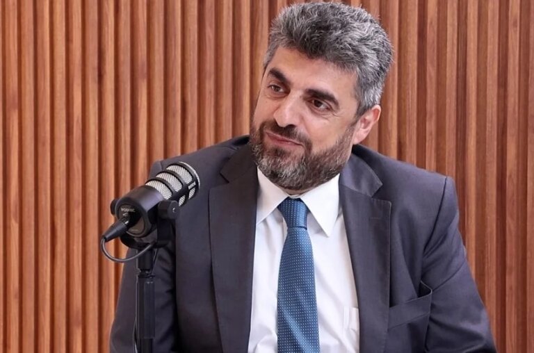 The problem of the Minister of Defense reaches the constitution… Tannous determines who has the authority