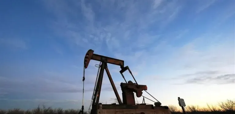 American report: The Strait of Hormuz crisis raises fuel prices until 2027