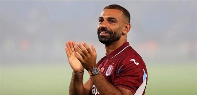Who is the player that Besiktas coach preferred over Salah?