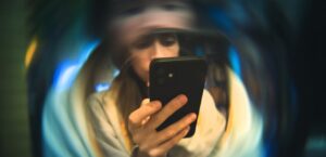 How many hours should you use your phone daily?