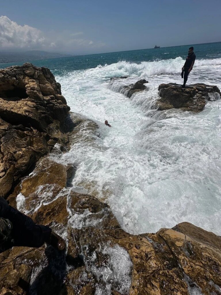 Huge waves and strong currents…an urgent warning from the Civil Defense (video)