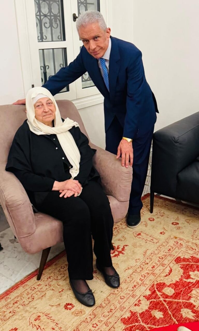 An expatriate honor at the Center House… Bahia Hariri receives Faisal Abu Ali
