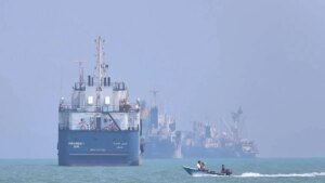 A naval blockade expands… 92 ships change their course around Iran