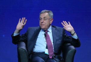 War and peace are in the hands of the state… Siniora praises Berri’s position