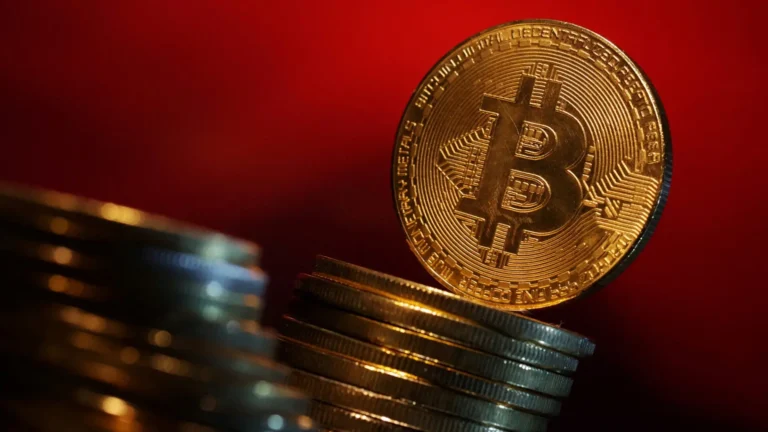 Bitcoin bounces back, recording a continuous outperformance over traditional assets