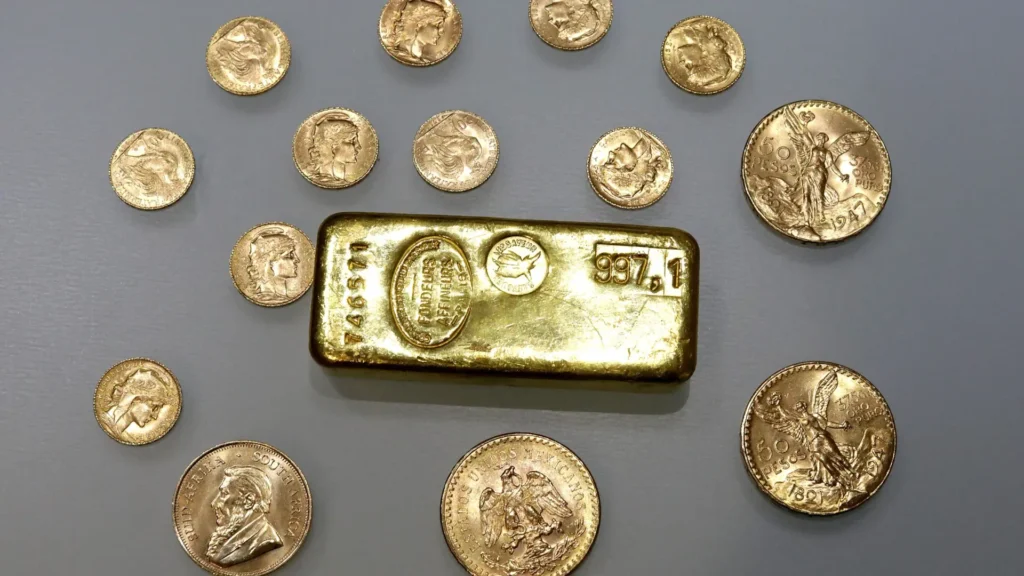 The collapse of gold prices.. An expert explains to “Al-Mashhad” the optimal timing for buying